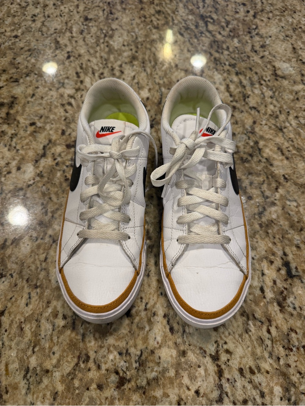 Sz8.5 court legacy nike
